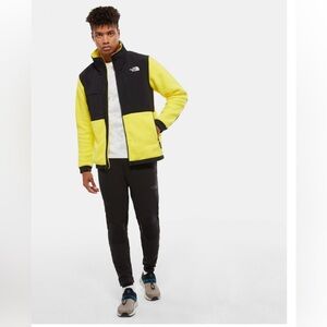 NWT The North Face Men’s Denali 2 Jacket in Acid Yellow‎ Size Large Fleece Warm